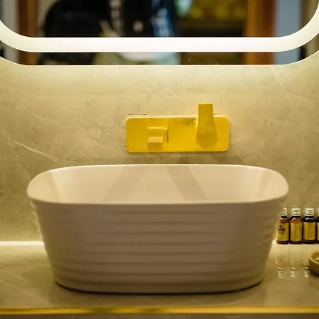 6 Neptun Πανσιόν Olimp